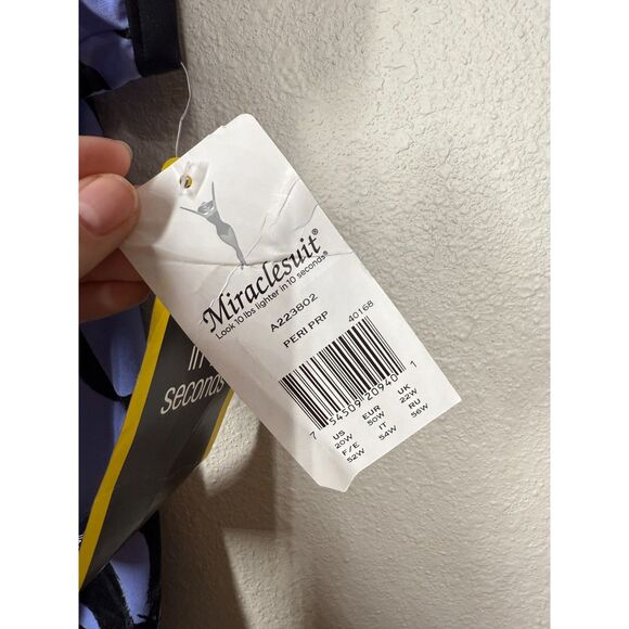 NWT Miraclesuit Womens Blue Black Tankini Top Sz 20W Tummy Control Floral Swim - Picture 7 of 11